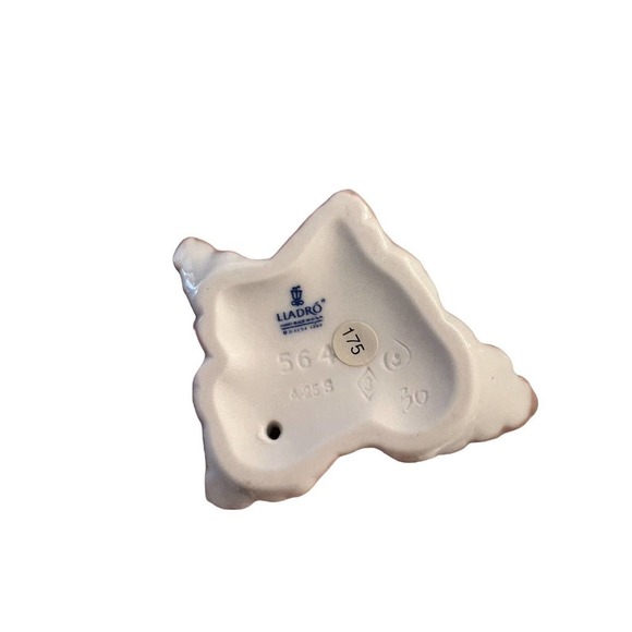 Lladro - Retired Muchacha Adorando Pamela - Courtney 05648 - Picture 5 of 6